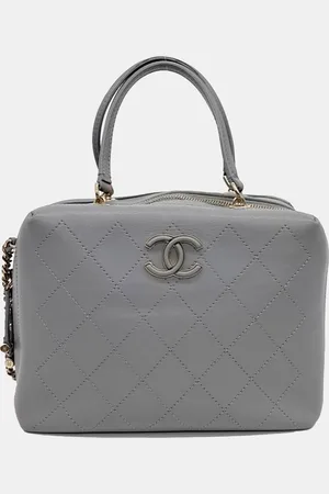 CHANEL Leather tote bag