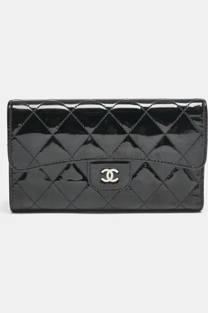 CHANEL Quilted Patent Leather CC Flap Continental Wallet