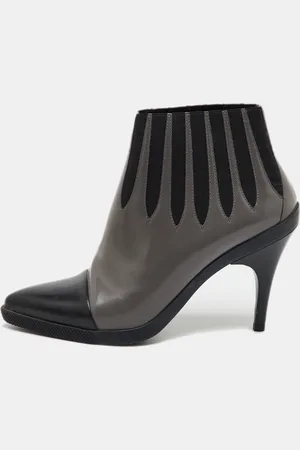 LOUIS VUITTON /Black Leather Pointed Toe Ankle Length Boots Size 39