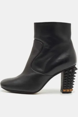 Fendi Leather Studded Ankle Boots Size 36