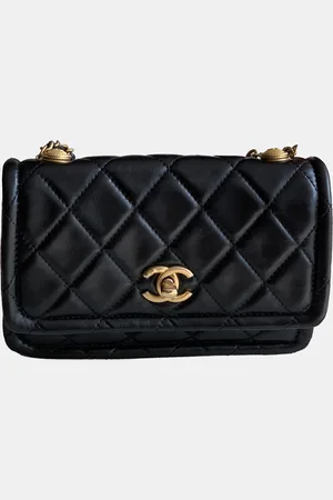 CHANEL Shiny Lambskin Flap Clutch With Chain