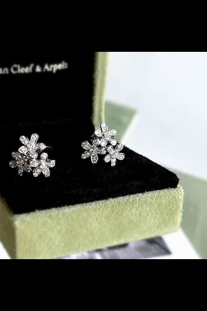 Van cleef 18K Gold and Diamond Socrate 3 Flower Earrings