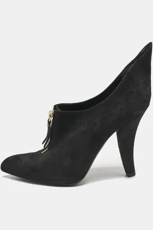 LOUIS VUITTON Suede Pointed Toe Ankle Booties Size 38.5