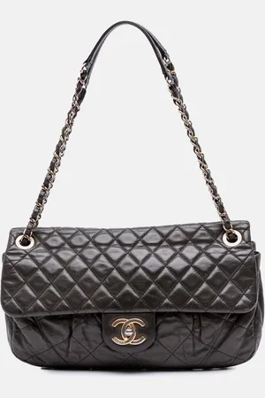 CHANEL Calfskin Quilted Chic Flap Bag