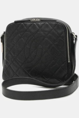 CHANEL Leather Shoulder Bag