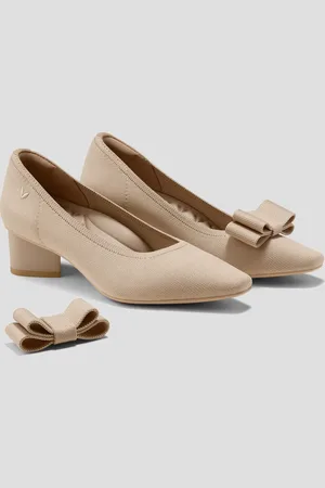 vivaia Small Square-Toe Chunky Heels With Removable Charm (Titli Pro)