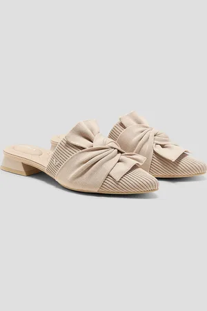 vivaia Pointed-Toe Knot Sandals (Yaffa Pro)