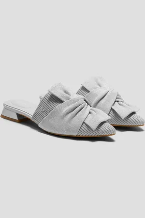 vivaia Pointed-Toe Knot Sandals (Yaffa Pro)
