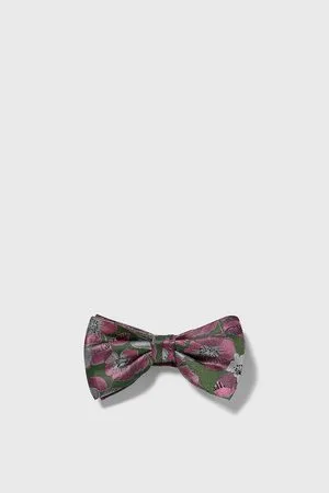 Zara Bow tie with large textured flowers