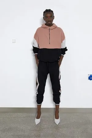 https://images.fashiola.ae/product-list/300x450/zara/19488154/zara-jogging-trousers-with-side-stripes.webp